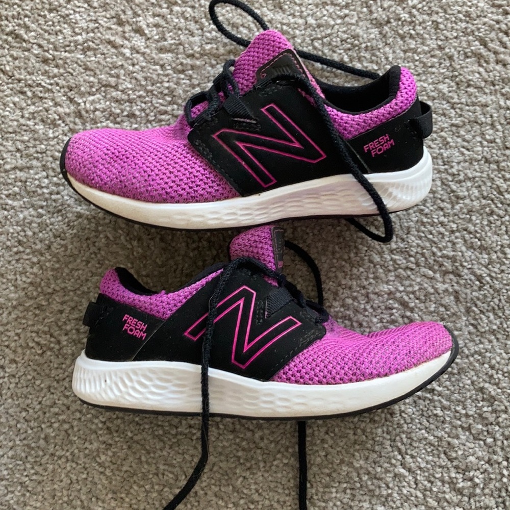 Girls pink new balance sneakers